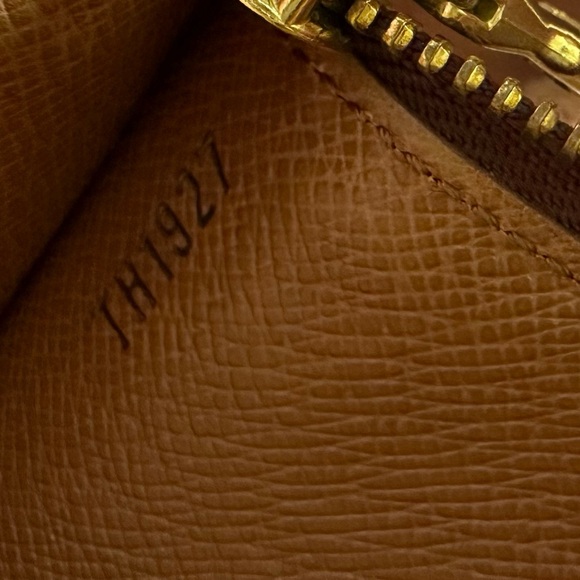 Authentic LV wallet - Picture 6 of 11